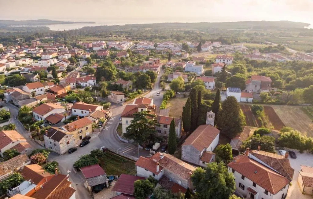 Family Villa Claretta With Pool And Grill In Porec Tar-Vabriga